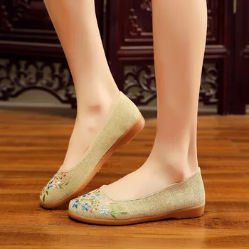 2019 jeseň nový starý Peking látkové topánky žena v strednom a starého veku matky topánky vyšívané topánky národnej vietor tanečné topánky