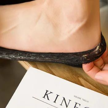 2019 nový Transparentný Žien čipky ponožky Non-slip Silicone Bavlna stopy Priedušná Slivka bod sladké Neviditeľná žena ponožky