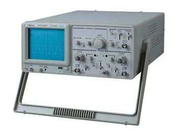 TWINTEX TOS-2020CF Analógový Osciloskop 20MHz so zabudovaným 6 číslic frequency counter