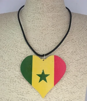 5 ks/veľa!! Najnovšie Senegal Vlajka Srdce Drevený Náhrdelník S Príveskom