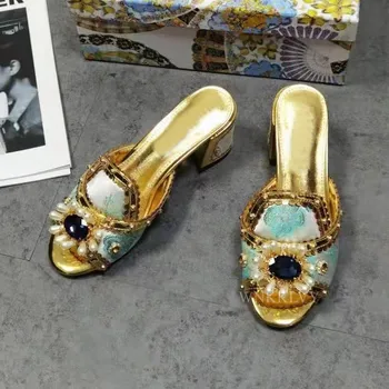 Tlač Kvet Robustný Vysokým Podpätkom Papuče Ženy Satin Otvorené Prst Lištovanie Pearl Drahokamu Letné Sandále Zlato Strany Crystal Topánky