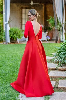 Elegantné Red Jumpsuit Prom Šaty, Sexy V Krku Backless Satin Overskirt Dubaj arabský Večer Party Šaty župan mariage de 2020