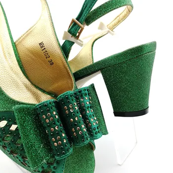 2019 Nový Príchod Broskyňa Farba taliansky dizajn Topánky s príslušnými Tašky Nastaviť pre Strany Žien Drahokamu Sandále