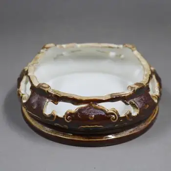 Starožitný porcelán vydlabaných a pastelové lotus držiak