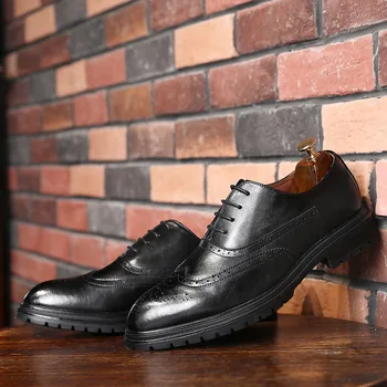 Muži Pravé hovädzie kože prízvukom svadobné Business mens príležitostných bytov topánky 2020 čierna vintage oxford topánky pánske topánky