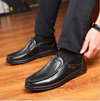 Nové 2019 Plus Veľkosť 48 Pevné Mužov Bežné Kožené Topánky Sklzu Na Lazy Jednej Topánky Muž Mokasíny Business Úrad Práce Obuv Pre Mužov