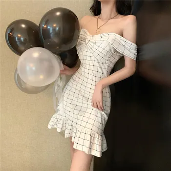 Letné sexy ramienok záhyby slim fishtail šaty 2020 nové módne slim mriežky party šaty