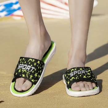 Letné pánske plážové topánky Svetla Módy Otvorené prst papuče Vonkajšie denne Non-slip nepremokavé Mužov sandále New Horúce Predaj ležérne topánky