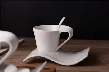 Kreatívne vlnité keramické chuť kávy, pohár a tanier nastavenie Európskej malé luxusné pár 90ml/130ml/200ml300ml šálku kávy
