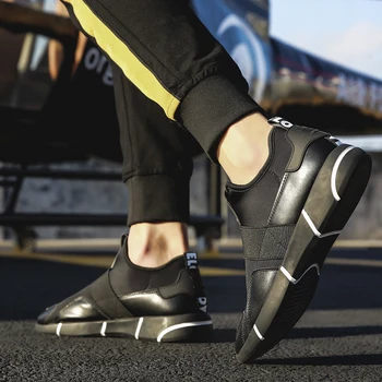 2019 nové módne pánske topánky bežné priedušný oka mužské mokasíny tenisky jar leto pošmyknúť na obuvi muž platforma topánky pre mužov