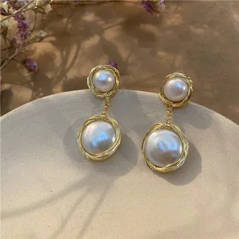 2021 Retro luxusné barokové sladkovodné perly Visieť Elegantné náušnice temperament retro Okrúhle náušnice ženské Šperky