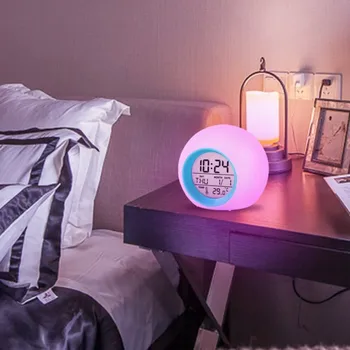 Digitálne Hodiny LED Kruhové Európe Colore Zmena Spánok Ploche Tabuľka Alarm Elektronický písací Stôl Digitálne detská Izba Domova