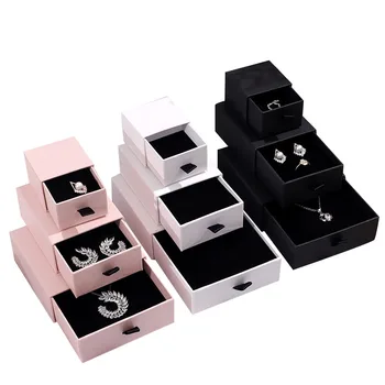 10pcs Námestie Šperky Zobraziť Darčeky Box, Držiak, Čierne, Ružové a Biele Kraft Papier Zásnubný Prsteň Brošňa Náhrdelník Náramok Box
