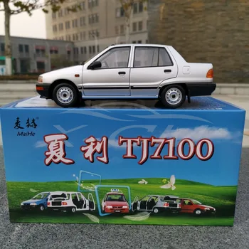 Diecast Modelu Auta Yiqi Čínsky Tianjin Xiali TJ7100 Sedan 1:18 (Strieborná) + MALÝ DARČEK!!!