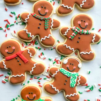KENIAO Vianočné Cookie Cutter Set - 3PC - Vianočný Stromček,Snowflake,Perník Muž, Sušienky a Fondant Rezačky -Nerezová Oceľ