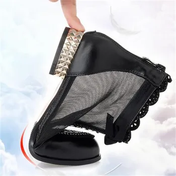 Horúce 2021 Nové Letné Sandále Drahokamu Lúk Priedušný Oka Originálne Kožené Topánky Žena Módne Sandále Nízke podpätky Sandále Ženy