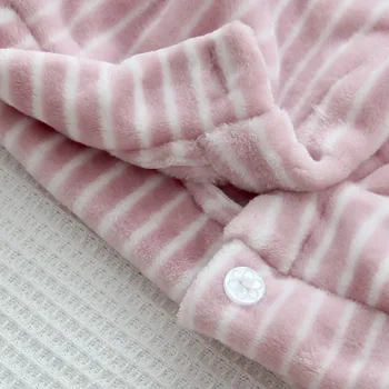 Jesenné a zimné nový pár pyžamo plus veľkosť domáceho poskytovateĺa prekladané topy, nohavice mužov a žien flanelové teplé a hrubé spánku topy