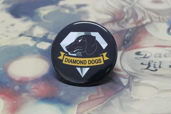 MGS 5 Metal Gear Solid V Fantómová Bolesť Diamond Dogs Hideo Kojima badg