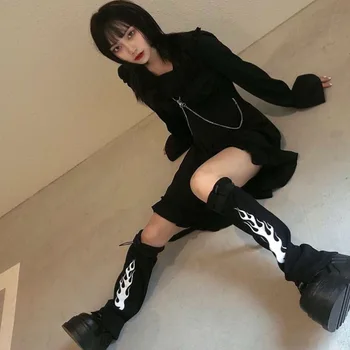 Black Pohode Goth Žena Oheň Tlač Ponožky 2021 Lady Punk Páse S Nástrojmi Plastové Nastaviteľné Pracky Koleno Leg Warmer Gotický Vonkajšie Rock Ponožka
