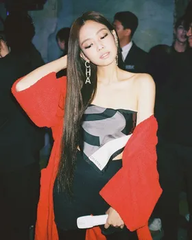 Kpop kórejský Celebrity rovnakej ulici módne náušnice drahokamu písmená CHA číslo 5 strapec dlho časť asymetrických náušnice