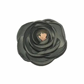 30 ks/veľa , 5.5 cm, satén textílie ruže kvet s stamen DIY oblečenie, doplnky do vlasov Corsage Dodávky