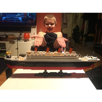 RMS Titanic výletnej Lodi loď Mesto Model budovy súpravy 3D Bloky Vzdelávacie Údaje hobby hračky hobby pre deti Tehly