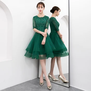 Elegantný Zelený Krátky Tylu Prom Šaty s Pol-Rukáv Sexy Čipka Nášivka podkolienok Formálne Šaty Večerné Party Šaty Plus Veľkosť